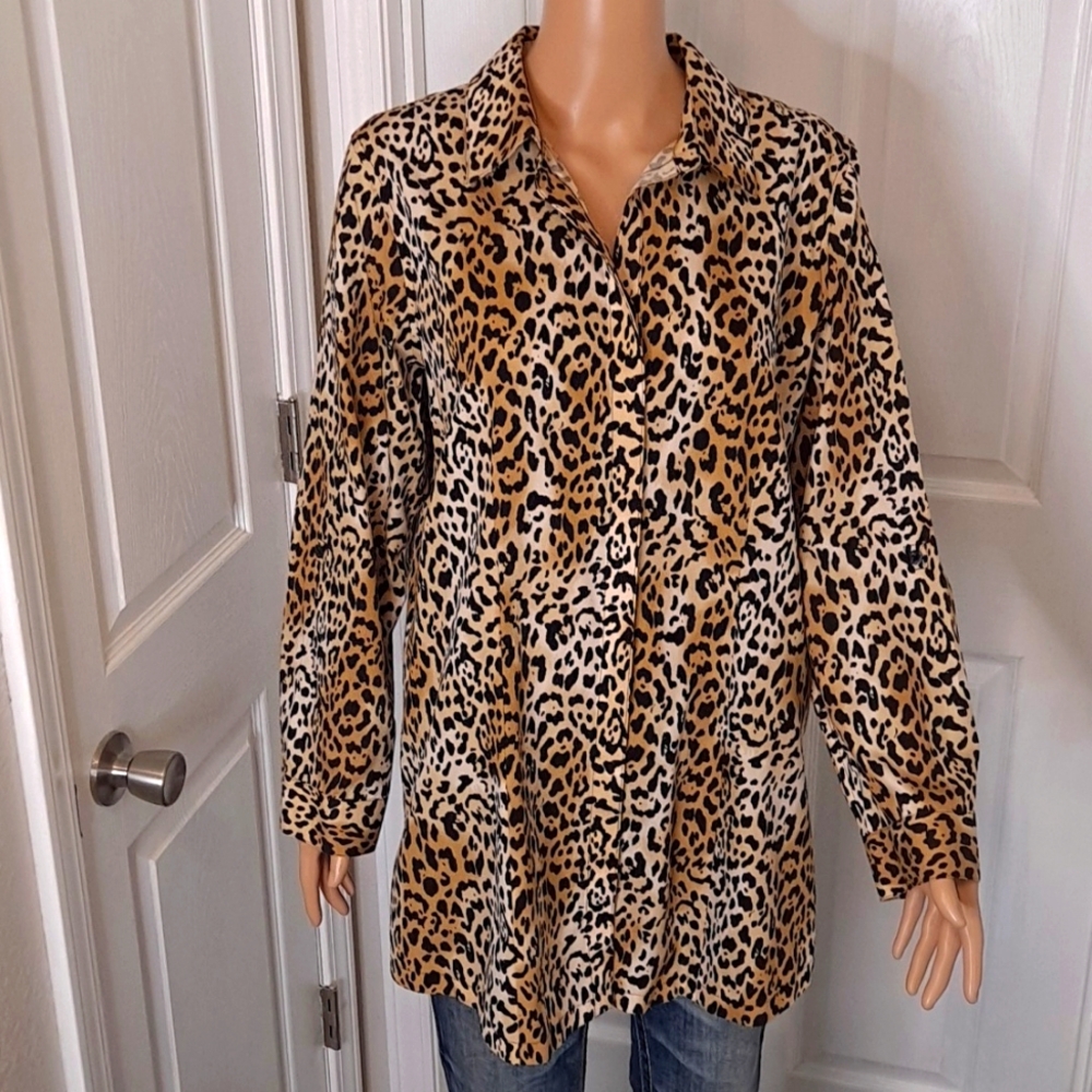 NWOT Chico's Long Sleeve Button-Up Leopard Print Blouse Medium